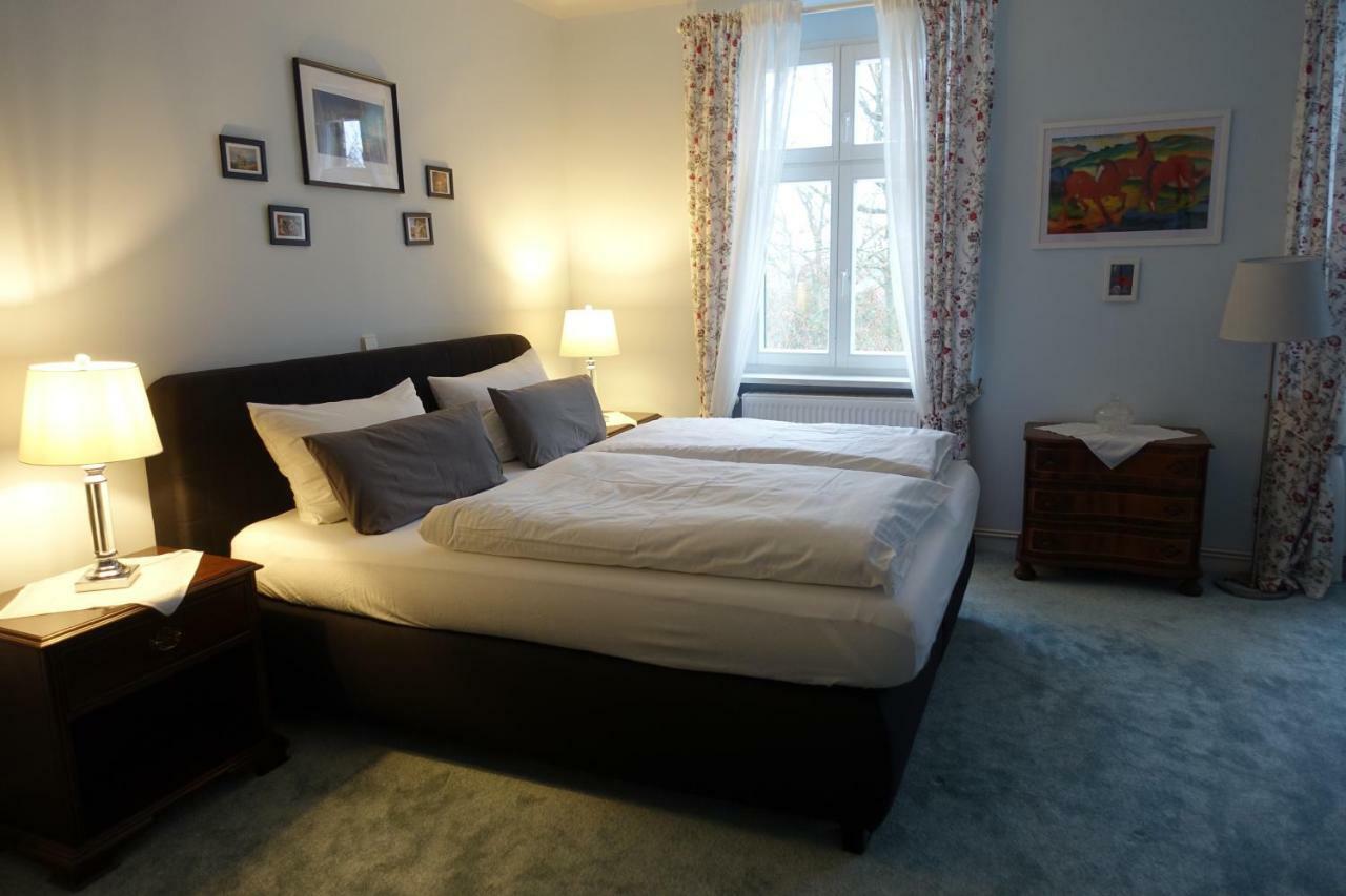 Pension Graefliche Villa Reitwein エクステリア 写真